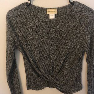 Grey long sleeve tie crop top